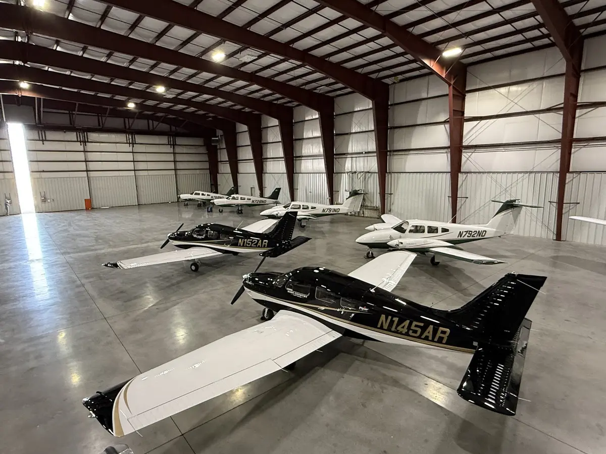 High Country Flight Training Piper Archer TXs and Seminoles in the hangar